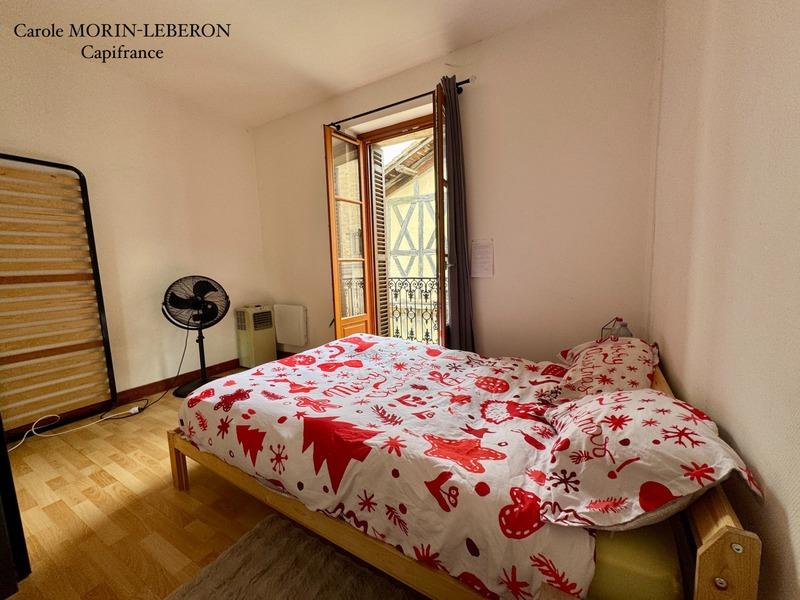 Immeuble - 114 m² - 6 pièces