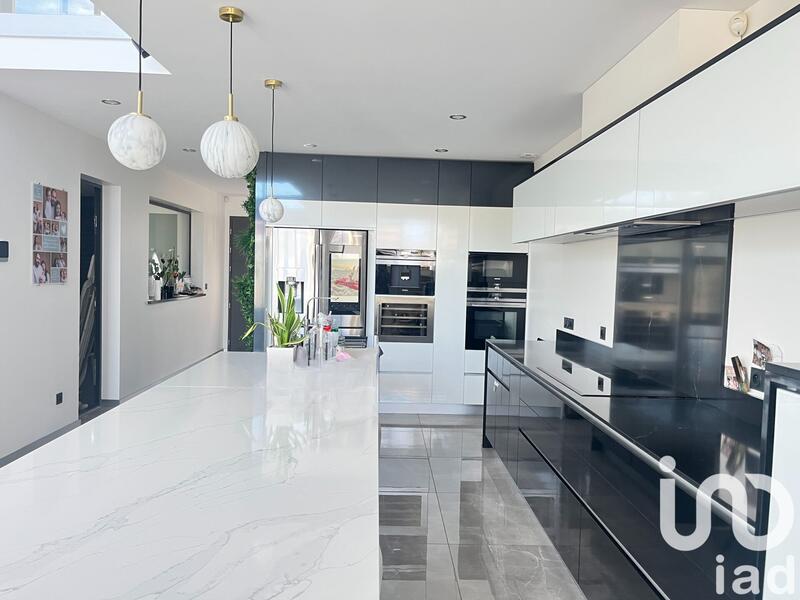 Maison - 155 m² - 6 pièces