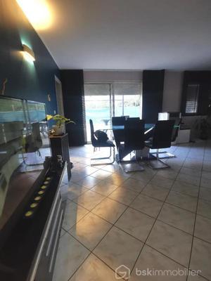 Maison traditionnelle - 113 m² - 6 pièces