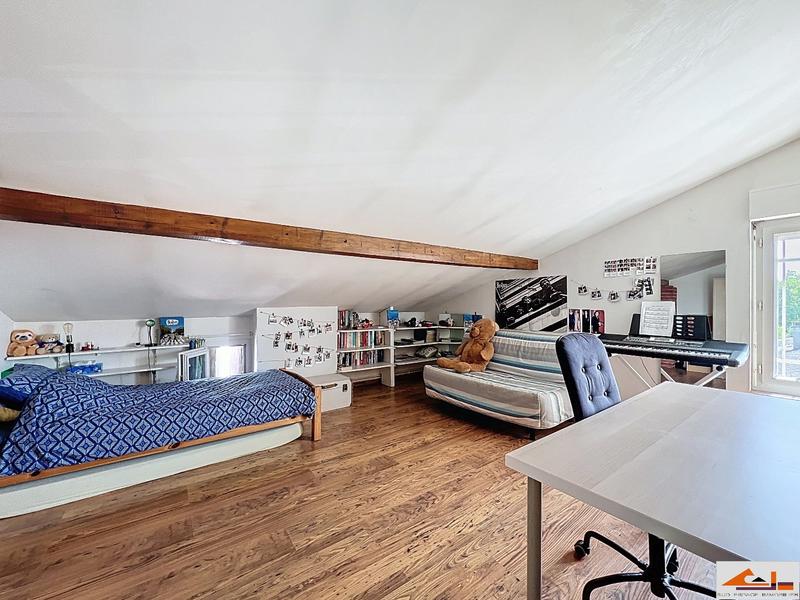 Maison - 180 m² - 6 pièces