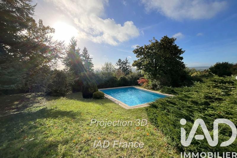 Maison - 225 m² - 8 pièces