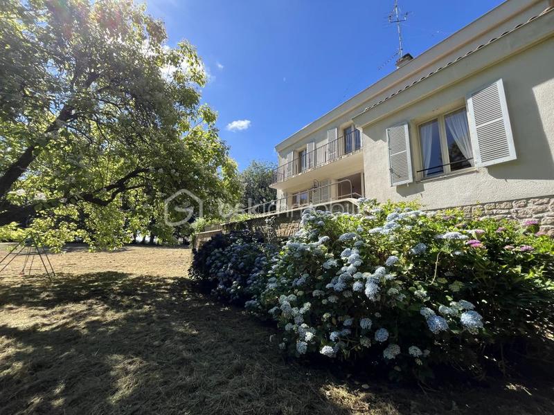 Maison d'architecte - 220 m² - 9 pièces