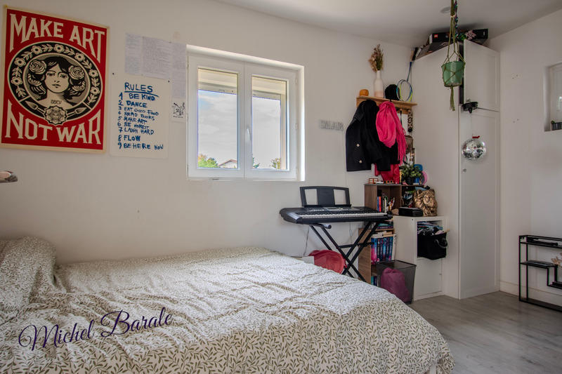 Maison - 200 m² - 7 pièces