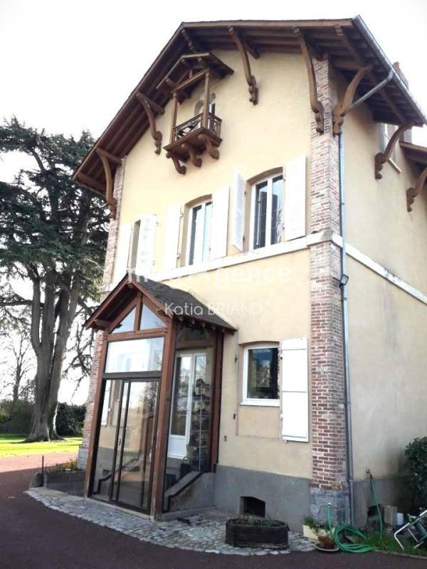 Maison - 287 m² - 10 pièces