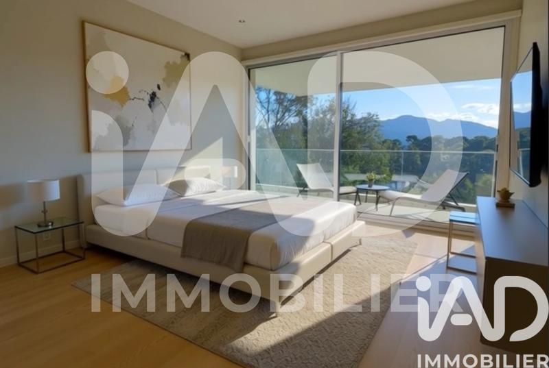 Appartement - 250 m² - 5 pièces