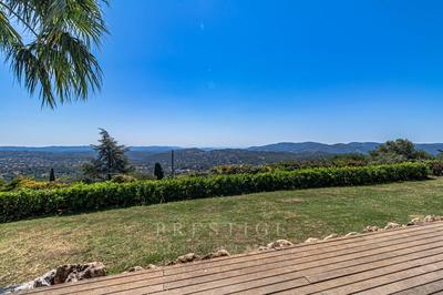 Maison - 179 m² - 8 pièces