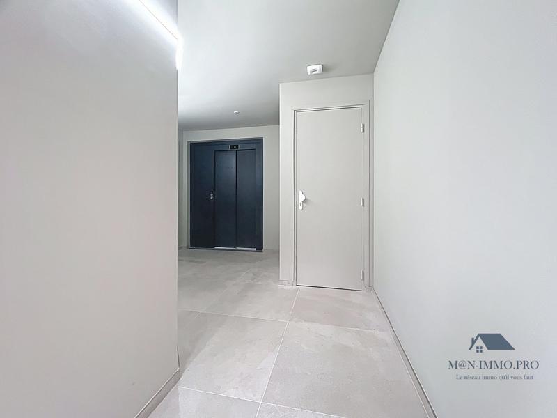 Bureau - 74 m² - 1 pièce