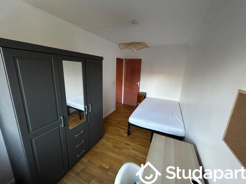 Chambre - 10 m² - 1 pièce