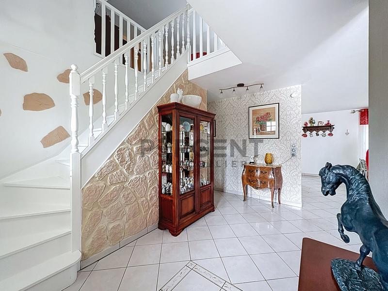 Maison - 194 m² - 7 pièces