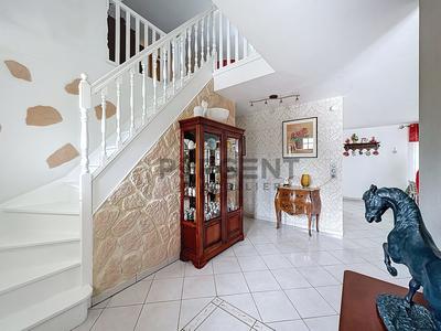 Maison - 194 m² - 7 pièces