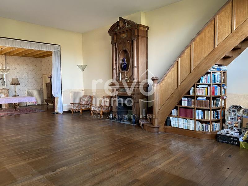 Maison - 221 m² - 11 pièces