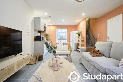 Chambre - 11 m² - 1 pièce