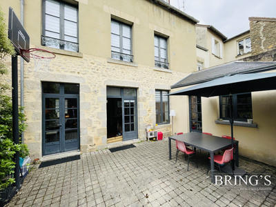 Maison - 309 m² - 12 pièces