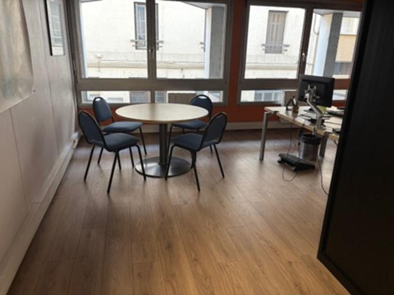 Bureau - 1 550 m²