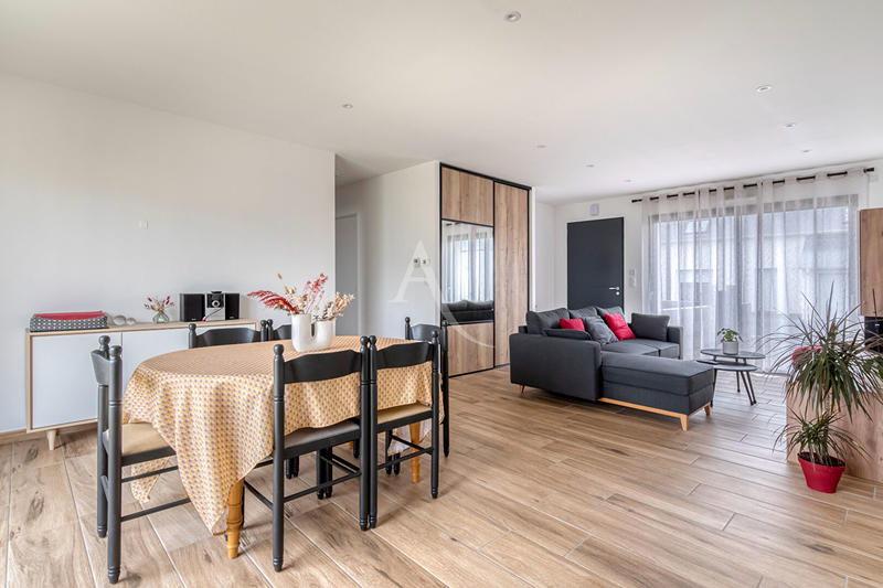 Maison - 85 m² - 4 pièces