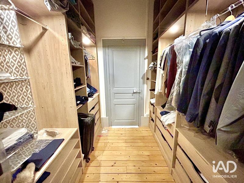 Maison - 203 m² - 11 pièces