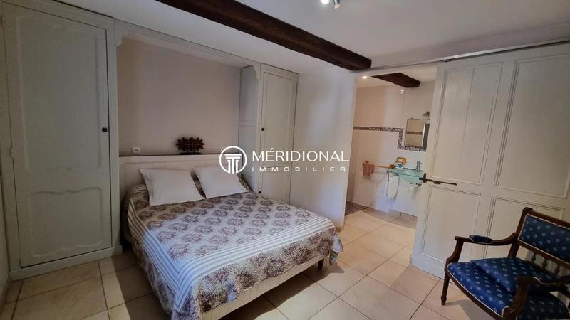 Maison - 648 m² - 22 pièces