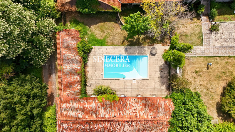 Château - 600 m² - 19 pièces