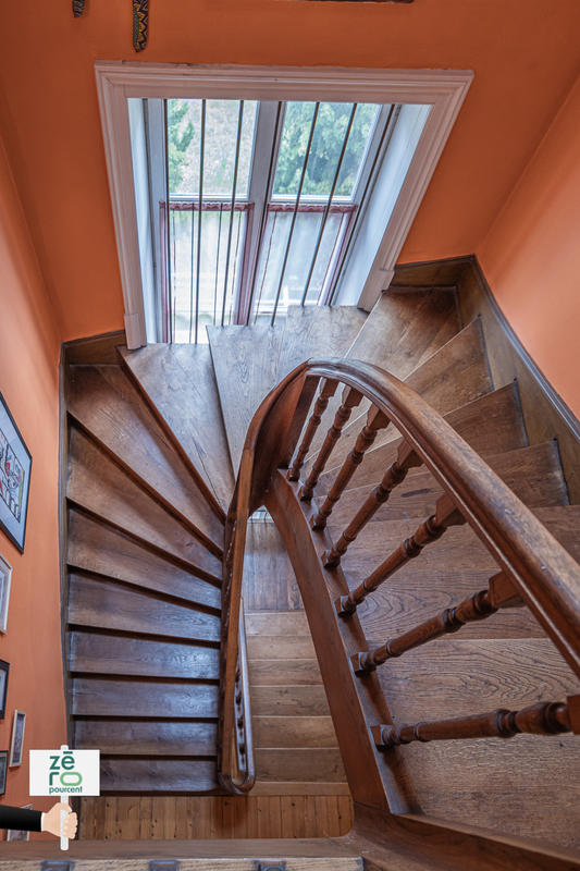 Maison - 311 m² - 12 pièces