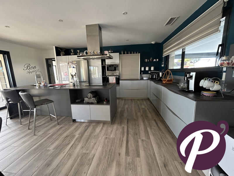 Maison - 183 m² - 5 pièces