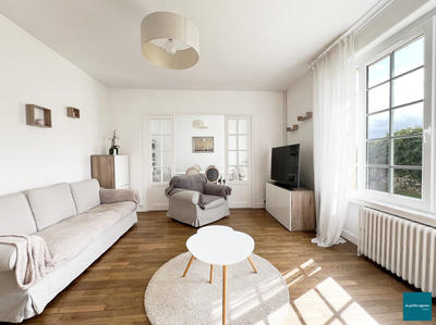 Maison - 185 m² - 7 pièces