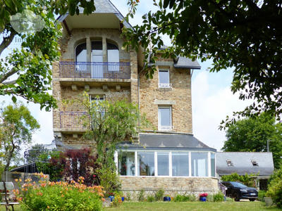 Villa - 230 m² - 8 pièces