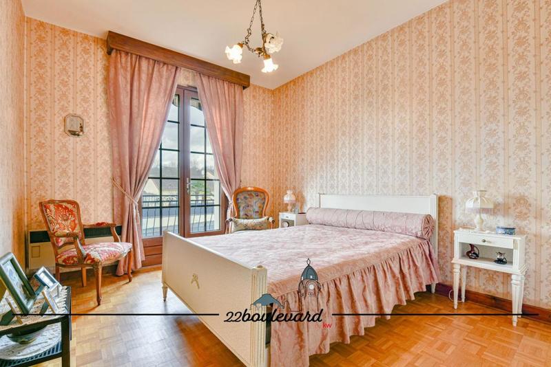 Maison - 170 m² - 8 pièces