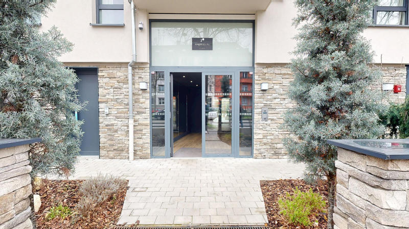 Local commercial - 90 m² - 2 pièces