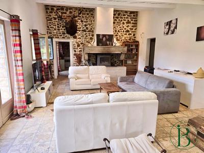 Maison en pierre - 170 m² - 6 pièces