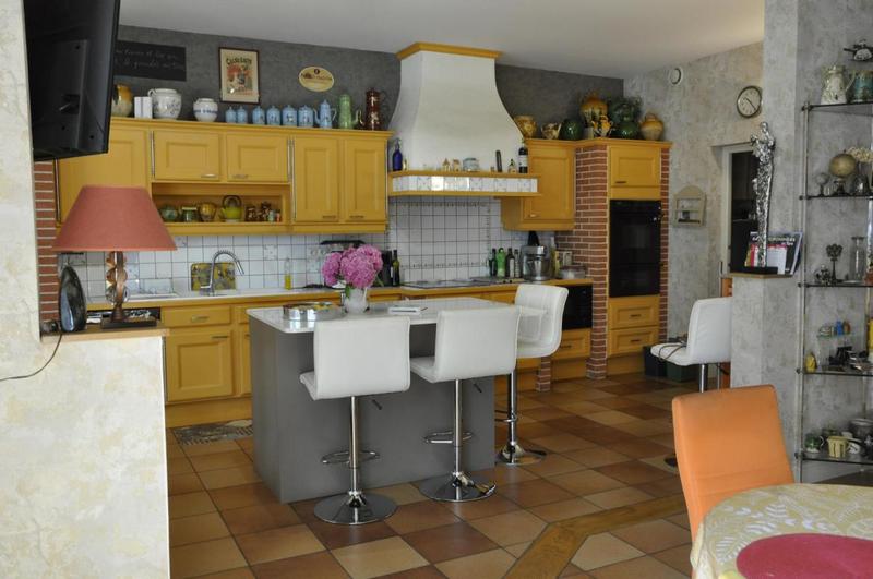 Maison - 525 m² - 10 pièces