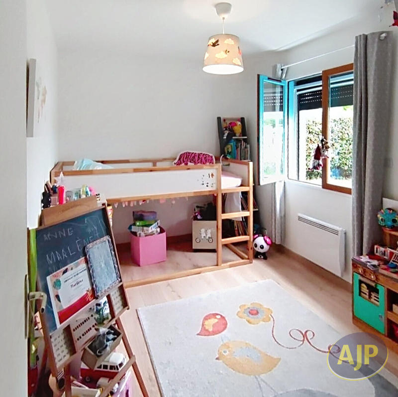 Maison - 102 m² - 5 pièces