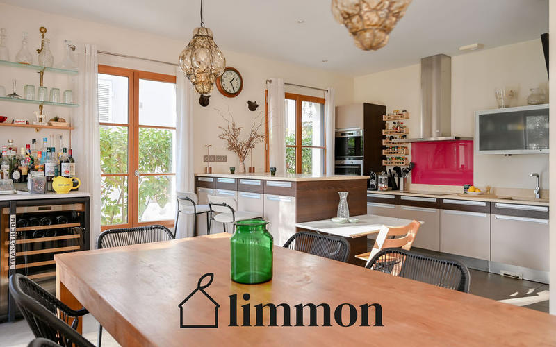 Maison - 204 m² - 6 pièces