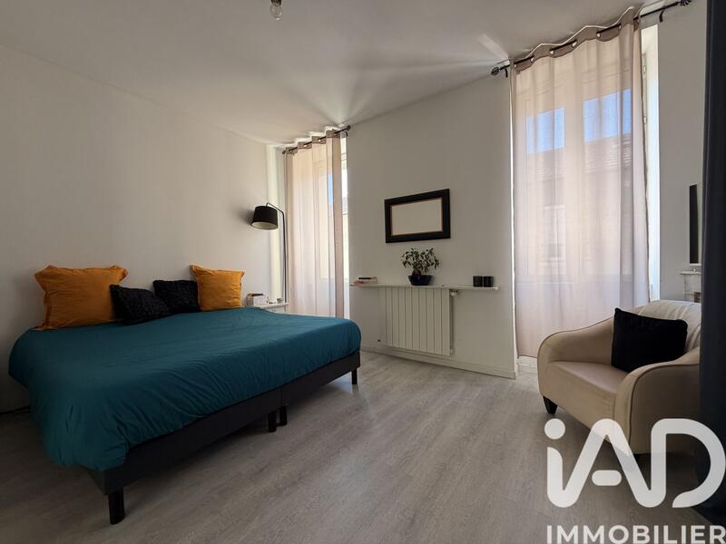 Maison de ville - 200 m² - 10 pièces