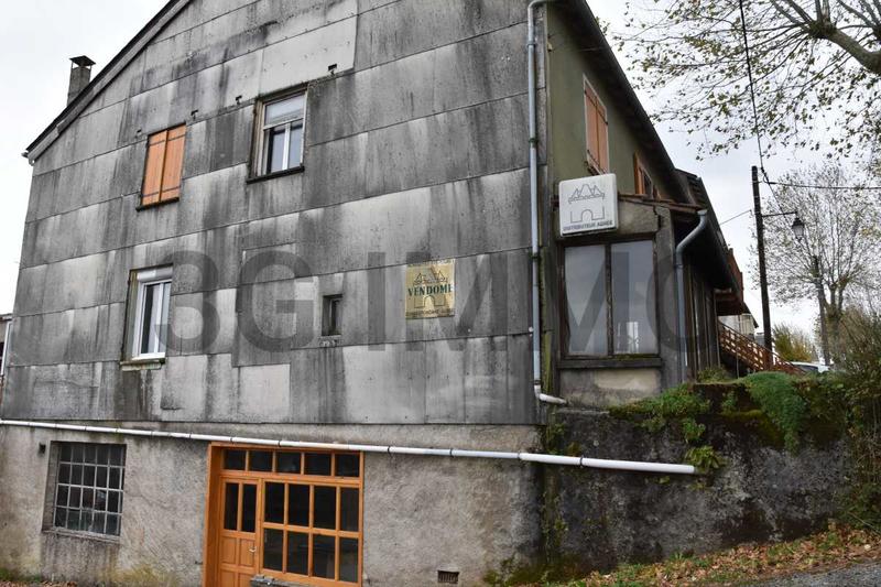 Maison - 240 m² - 12 pièces