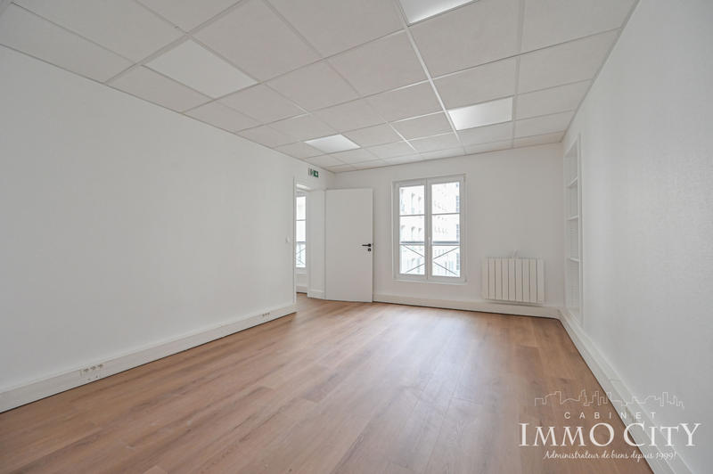 Bureau - 150 m² - 6 pièces