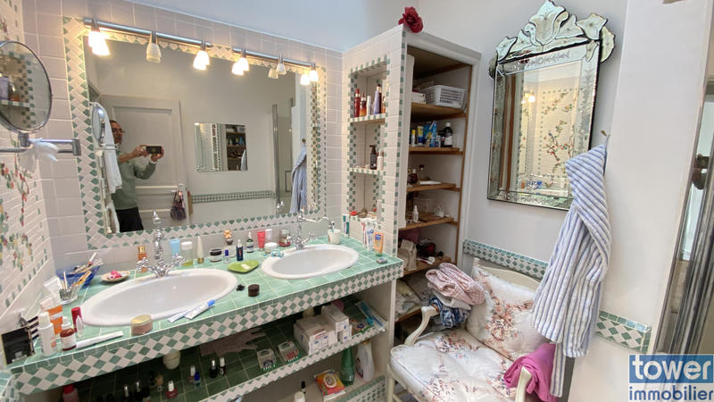 Maison - 239 m² - 6 pièces