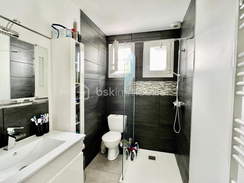 Maison - 95 m² - 7 pièces