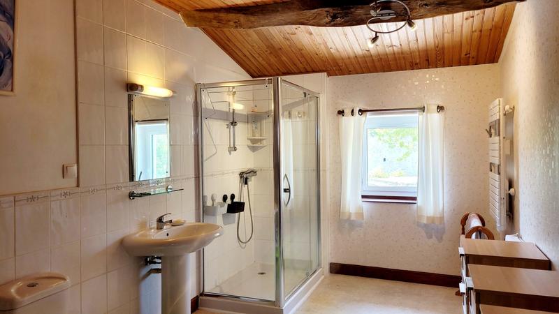 Maison - 230 m² - 9 pièces