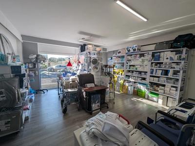 Local commercial - 132 m² - 4 pièces