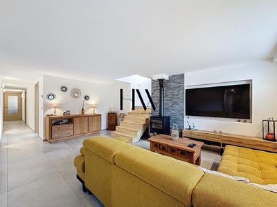 Maison - 437 m² - 14 pièces