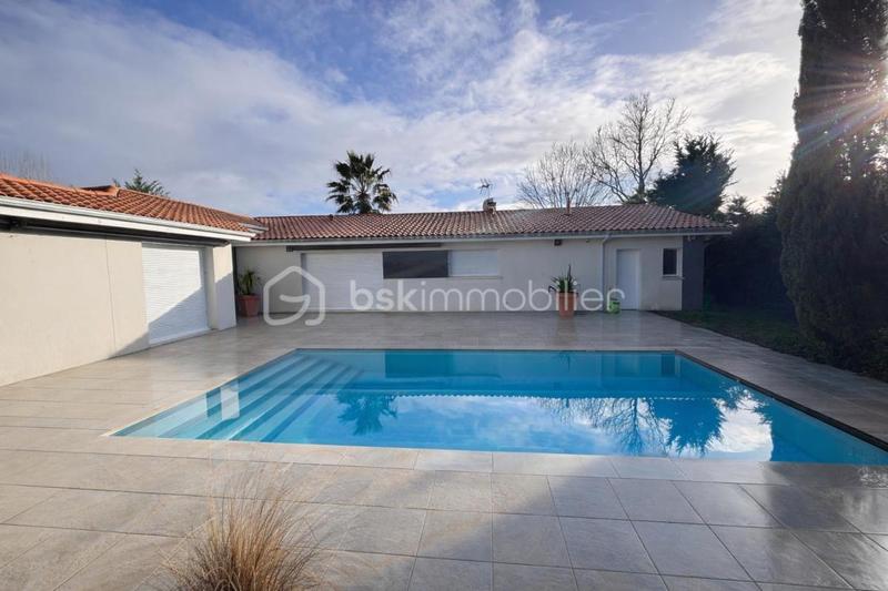 Maison - 186 m² - 7 pièces