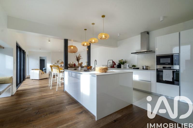 Maison - 230 m² - 7 pièces