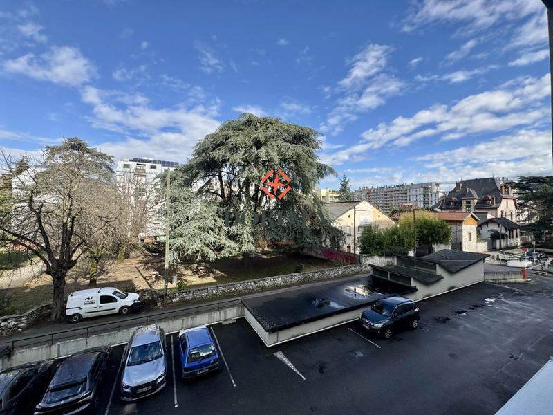 Appartement - 85 m² - 3 pièces