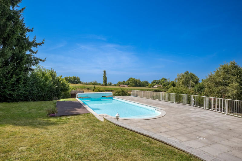 Villa - 237 m² - 7 pièces
