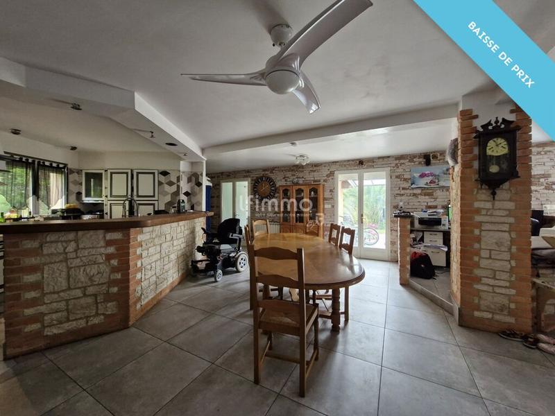 Maison - 280 m² - 10 pièces