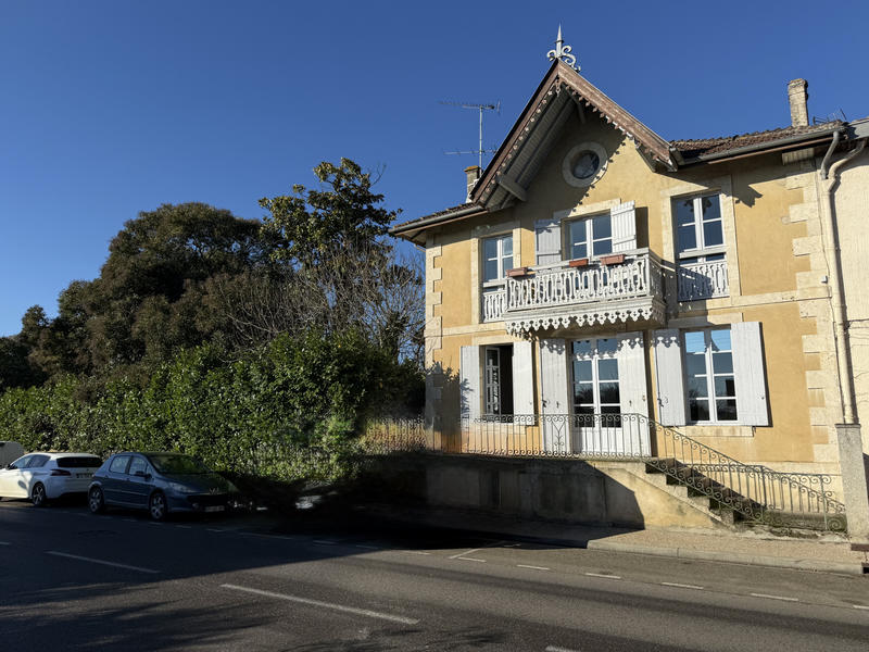 Maison de village - 165 m² - 11 pièces