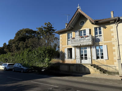 Maison de village - 165 m² - 11 pièces