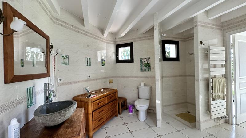 Maison contemporaine - 213 m² - 6 pièces