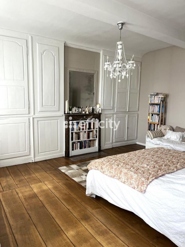 Maison de ville - 267 m² - 8 pièces