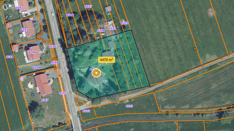 Maison - 222 m² - 8 pièces